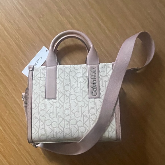 Calvin Klein Crossbody Bag - Picture 2 of 4